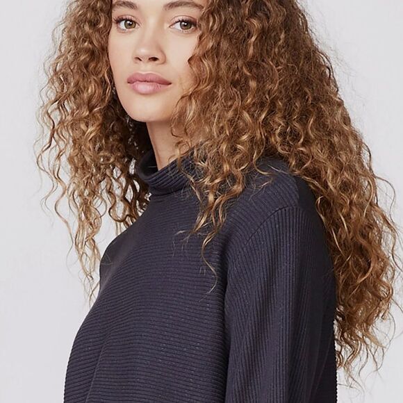 Monrow Brushed Rib Mock Neck Top Faded Black Size Large New - Picture 3 of 16